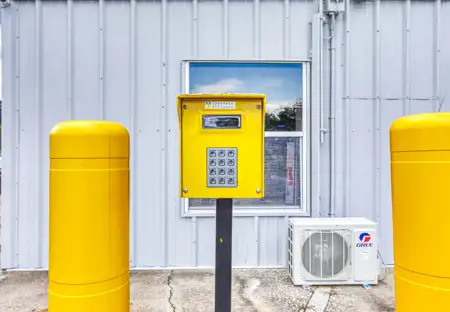 11203 US-301, Oxford, FL Keypad Access | SmartStop