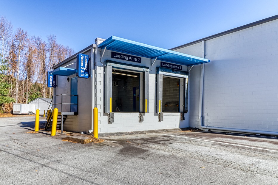 SmartStopSelfStorage-ArdenNC-6LongShoalsRd-LoadingDock