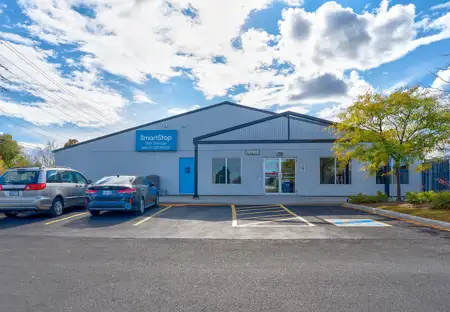 SmartStopSelfStorage-BurlingtonONT-4491MainwayDr-Hero