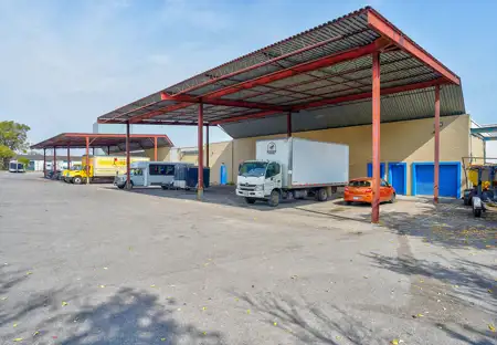 SmartStopSelfStorage-NorthYorkONT-4548DufferinSt-Parking