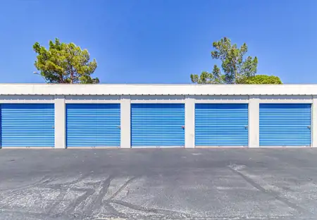 SmartStopSelfStorage-LasVegasNV-4349SJonesBlvd-DriveUpUnits