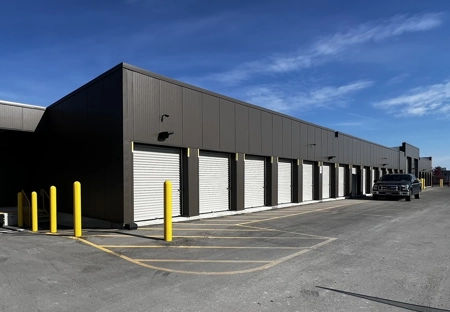 SmartStopSelfStorage-BarrieONT-341MapleviewDrW-DriveUpUnits