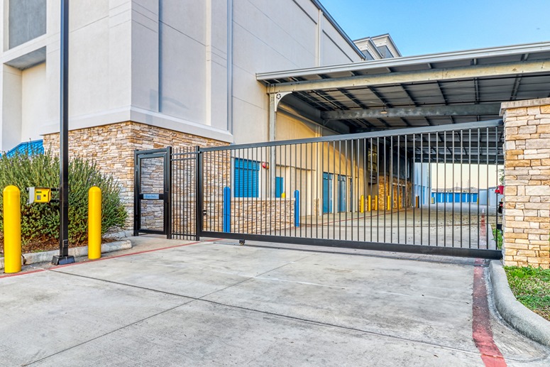 SmartStopSelfStorage-SpringTX-21836HolzwarthRd-Gate