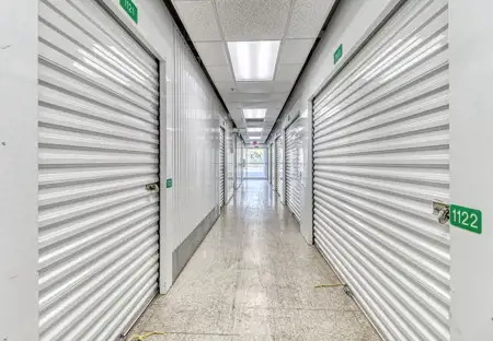 SmartStopSelfStorage-NaplesFL-7755PreserveLane-InteriorUnits