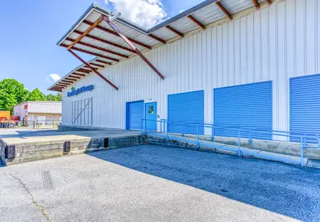 SmartStopSelfStorage-ArdenNC-3909SweetenCreekRd-LoadingDock