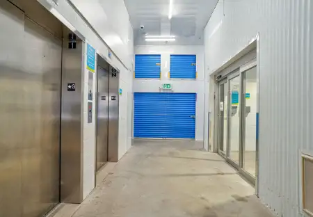 SmartStopSelfStorage-1120 Dupont St-Toronto,ONT-M6H2A2-ElevatorAccess