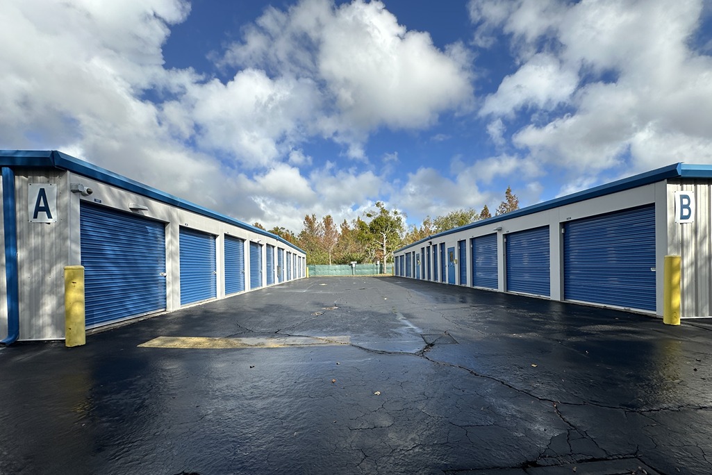 SmartStopSelfStorage-OrlandoFL-6707NarcoosseeRd-Drive Up Units