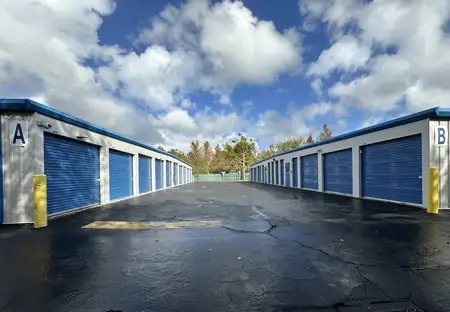 SmartStopSelfStorage-OrlandoFL-6707NarcoosseeRd-Drive Up Units