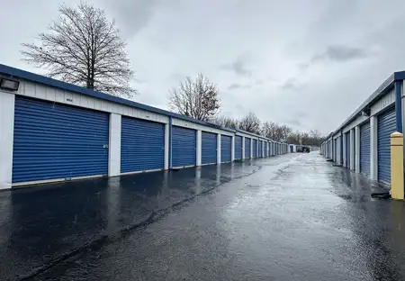 SmartStopSelfStorage-MurfreesboroTN-1323NWBroadSt-Drive Up Units